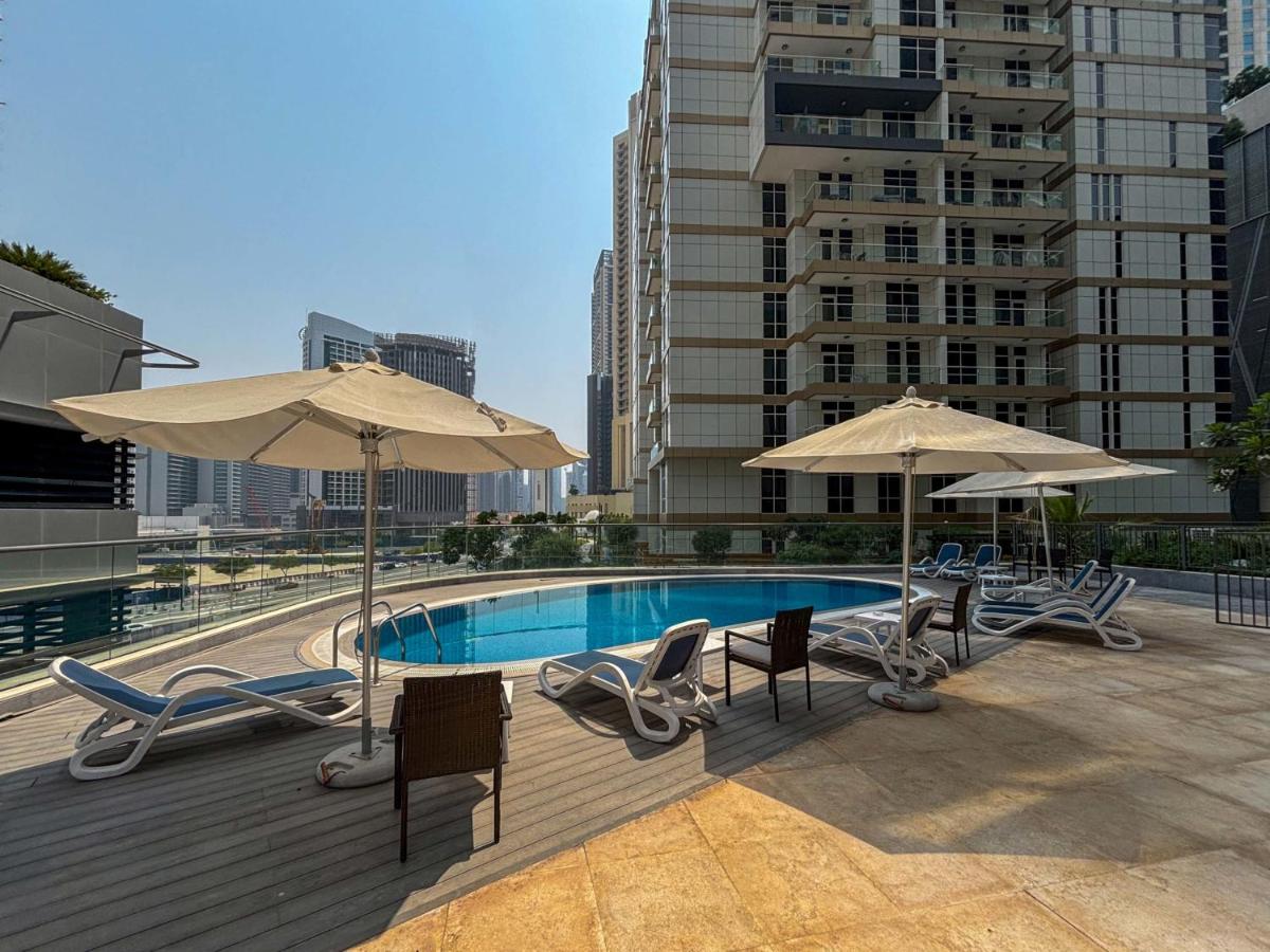 Frank Porter - Dunya Tower - 4