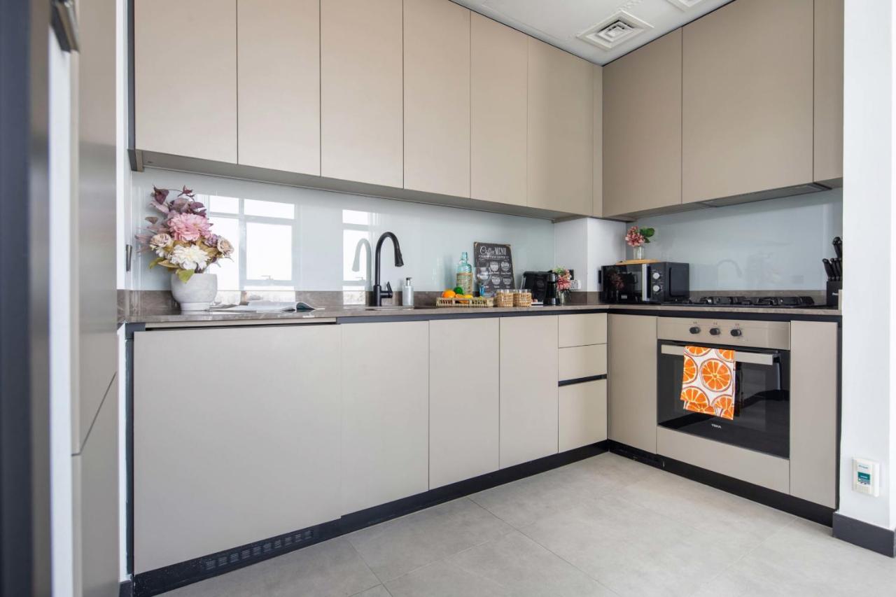 Frank Porter - 15 Northside Tower 2A - 3