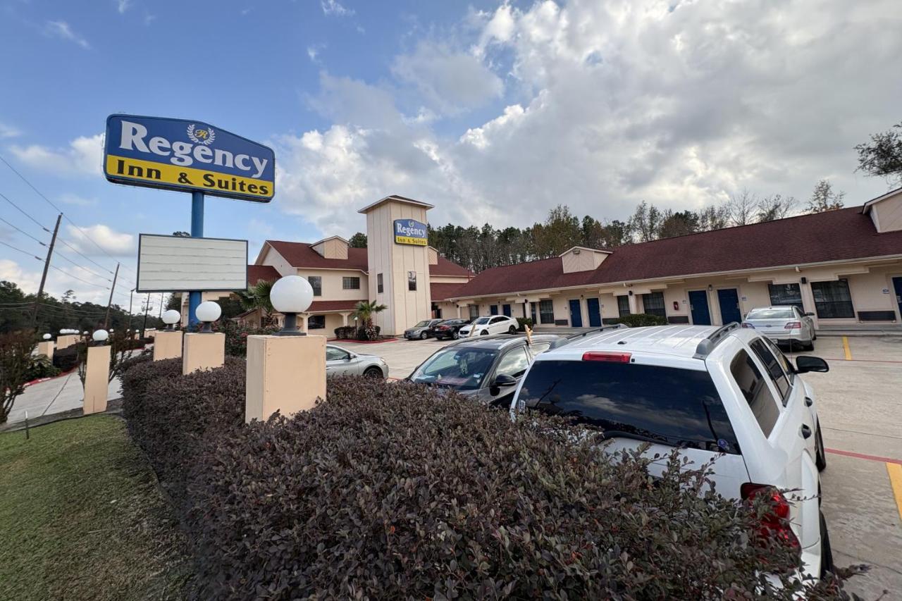REGENCY INN & SUITES — photo 4