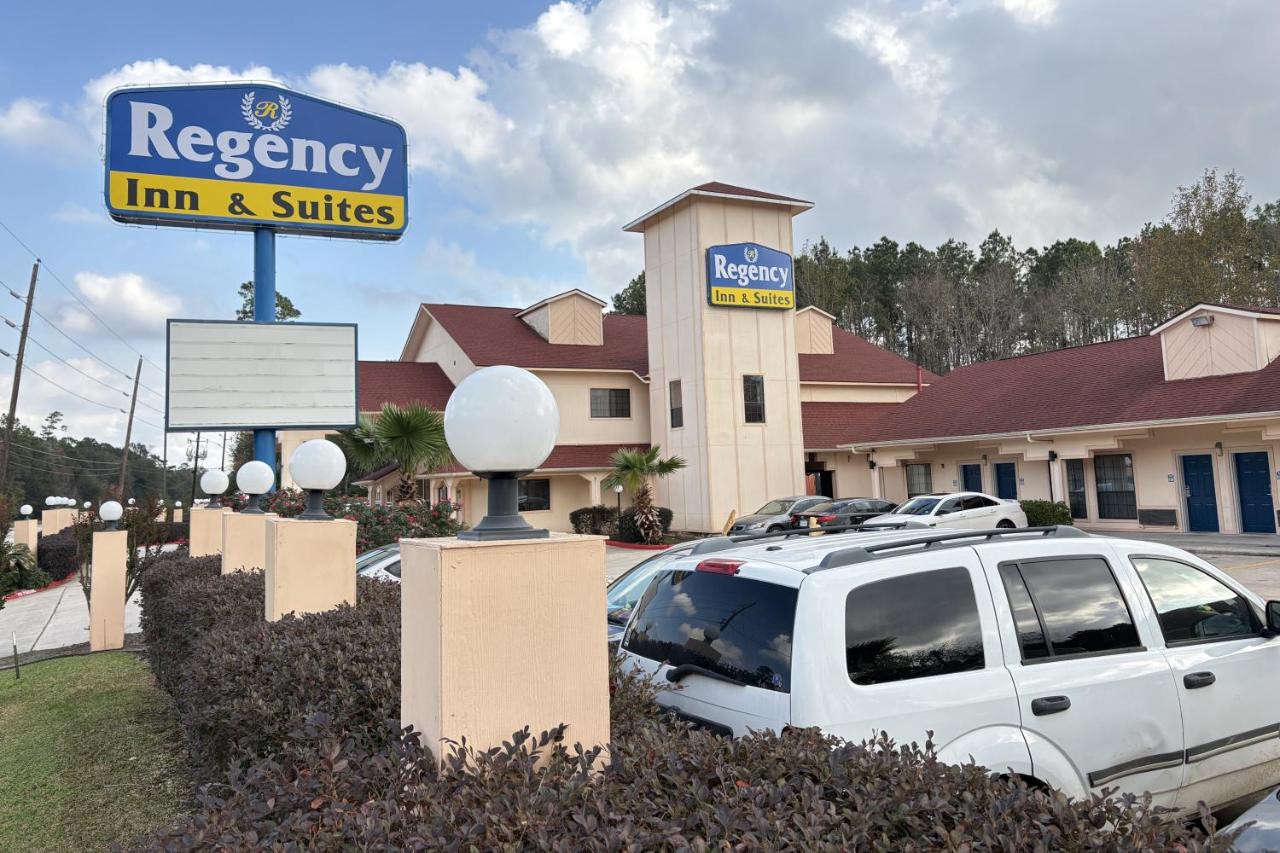 REGENCY INN & SUITES — photo 7