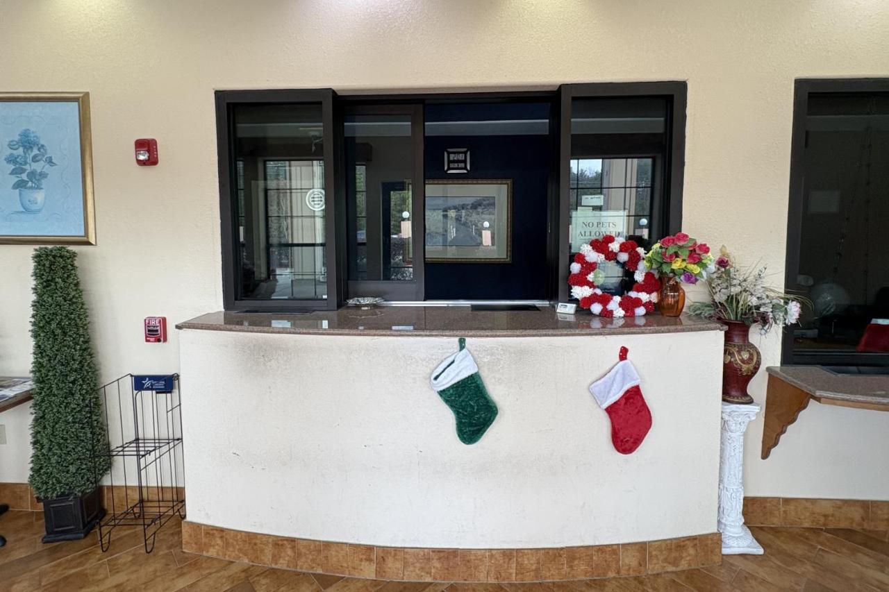 REGENCY INN & SUITES — photo 14