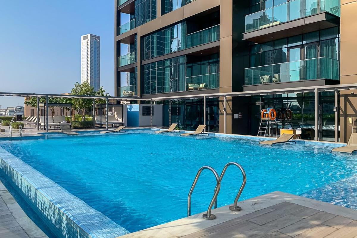 Frank Porter - DT1 Tower - 2