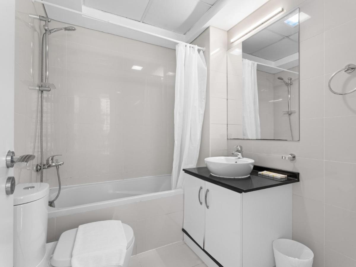 Signature Prestige 1BR Sleeps 4 -Damac Central - 3