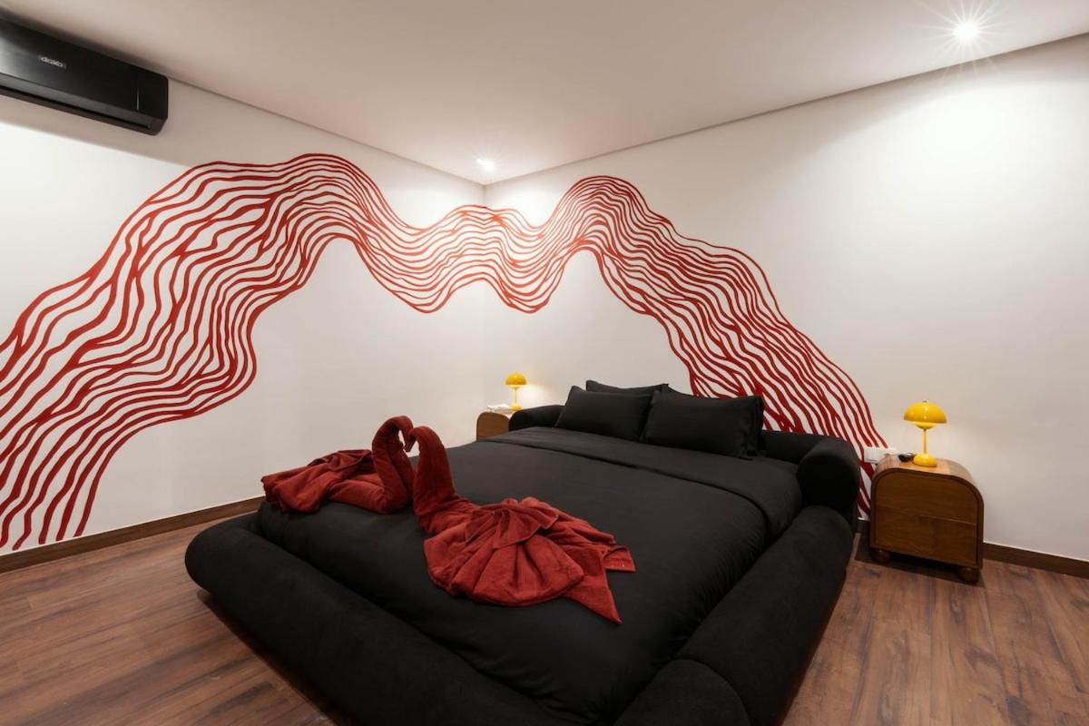 Jacuzzi Private Terrace Design Central Apartment - 5