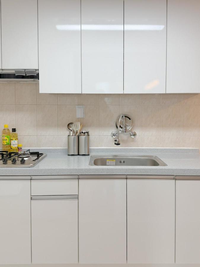 HOSTAY Cheongdam 2BR Apartment 2 Queen Beds Gangnam - 3