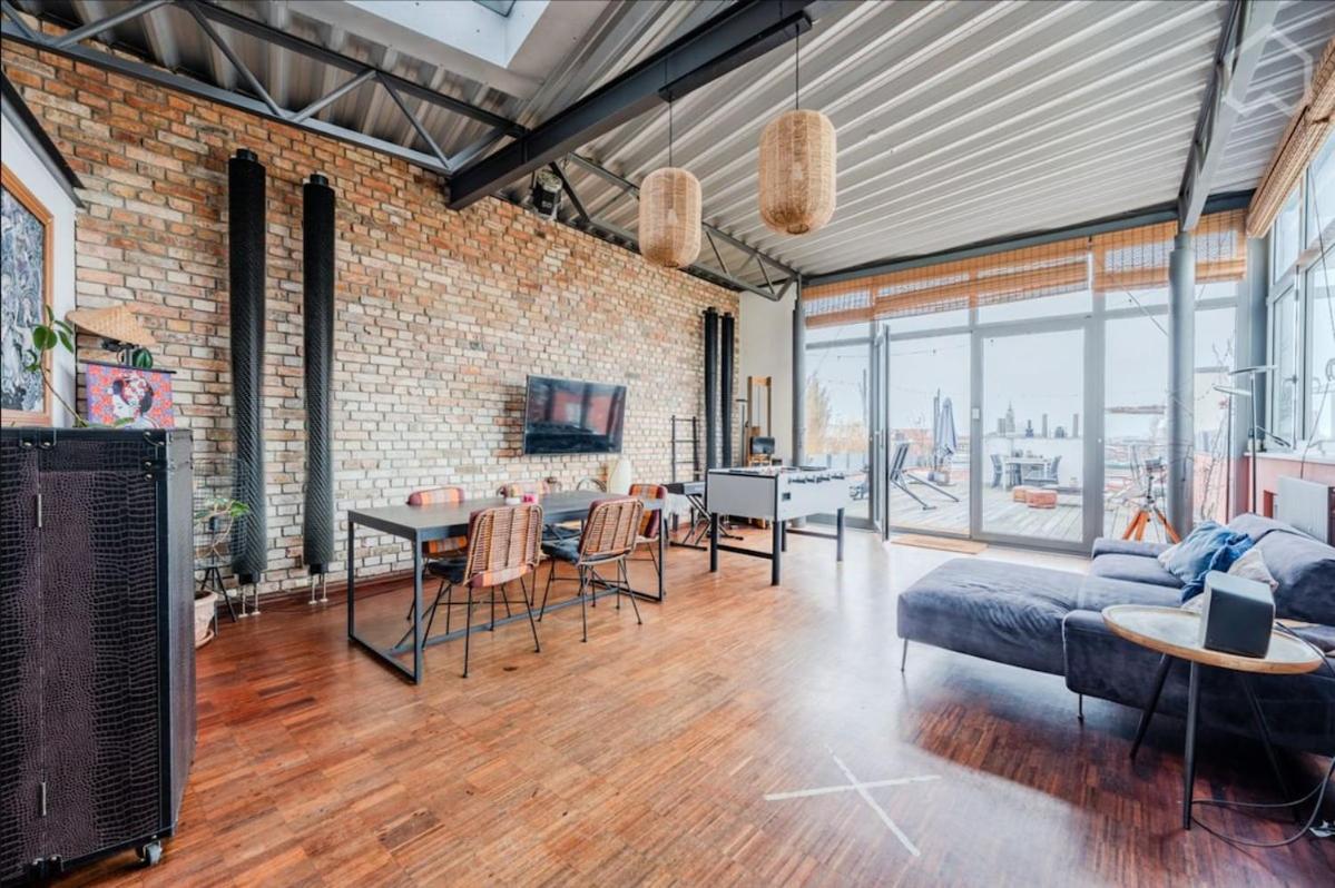 Designer Loft with Big Rooftop and Office - 3