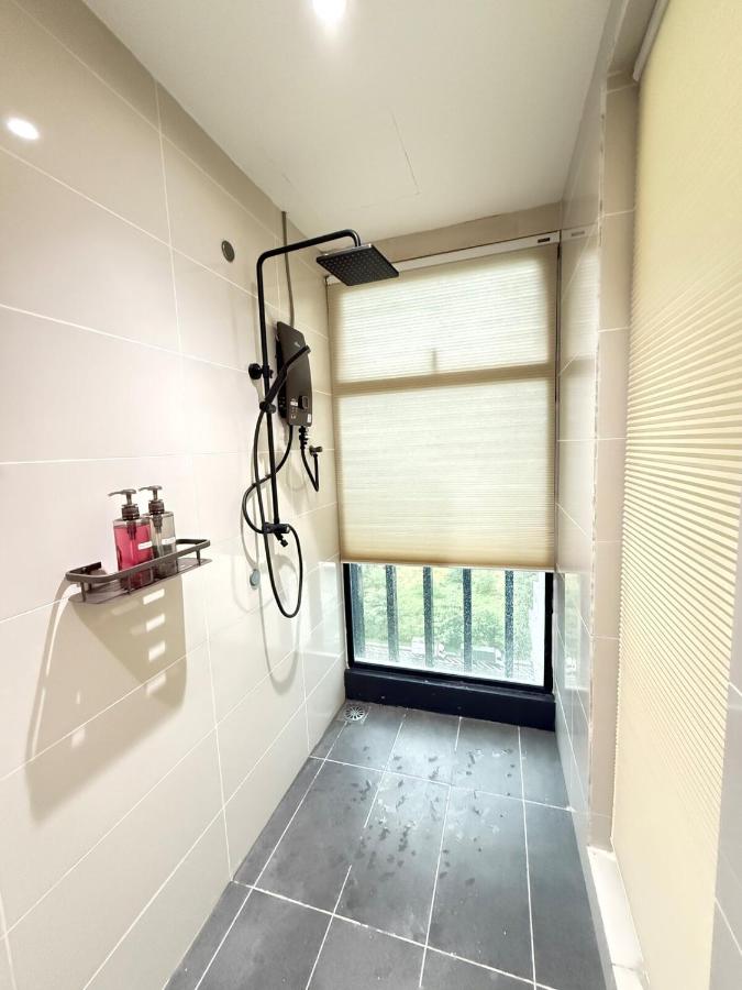 Midvalley southkey Mosaic Heartwarming JB CIQ 2BR6PAX - 3