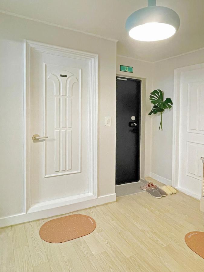 macaron stay Up to 6 People Mangwon Market Hongdae Hanriver Concert 2R3B 2F KPOP - 3