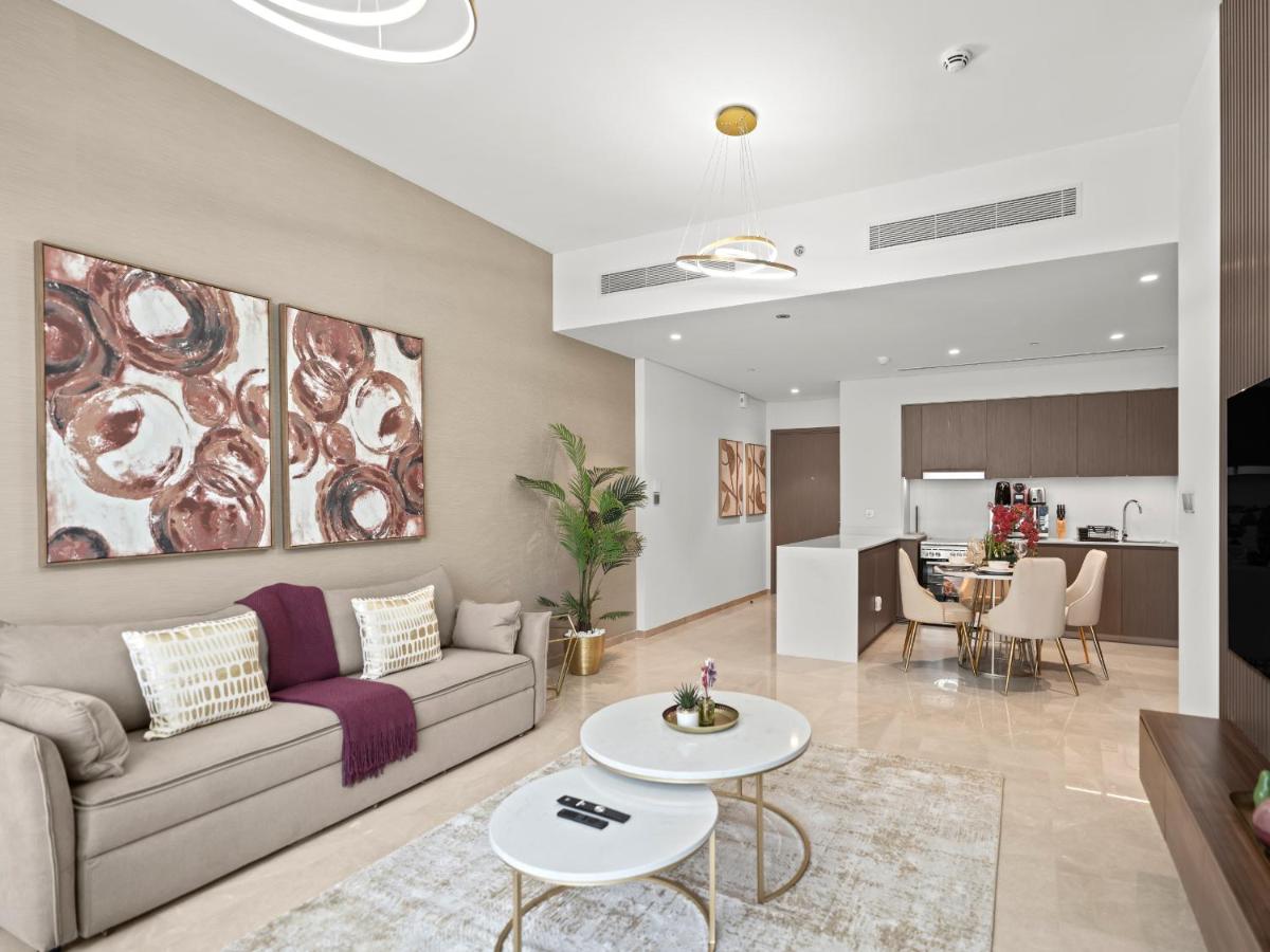 Grande Essence Elegant 1BR Sleeps 4 in Downtown - 5