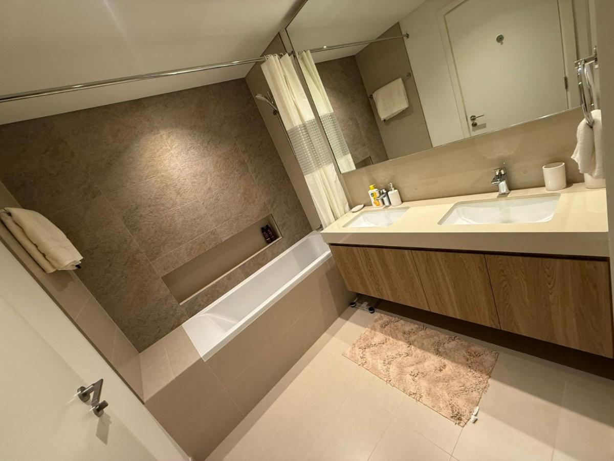 Luxury Apartment Downtown views 2 - 3