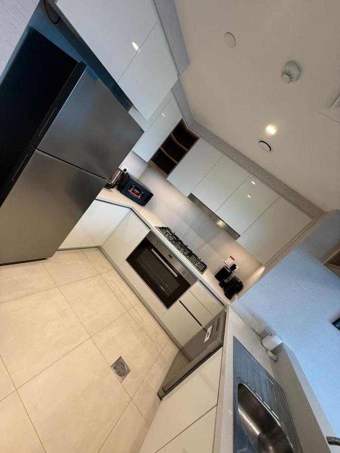 Luxury Apartment Downtown views 2 - 5