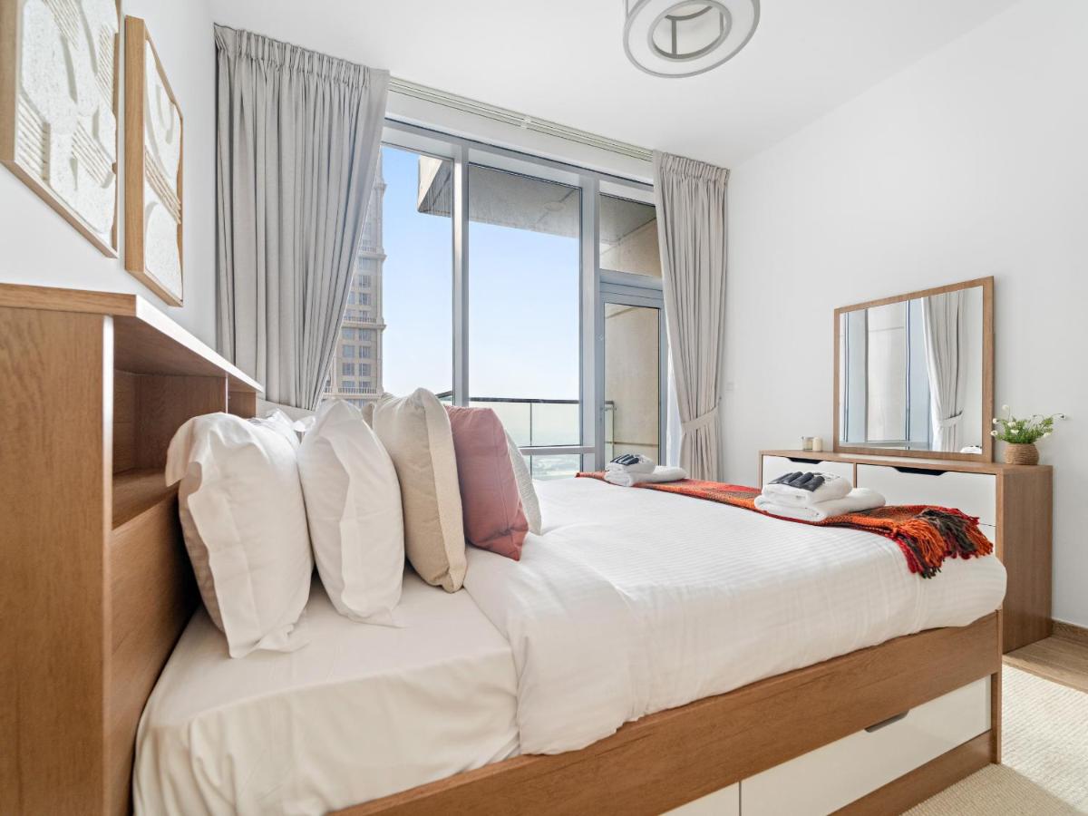 Charming City View w 1BDR Apartment In Noura Tower - 2