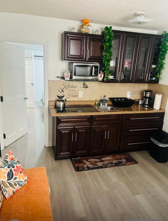 NEW PRIVATE STUDIO MAGIC CITY OF MIAMI, GATED PARKING - 4