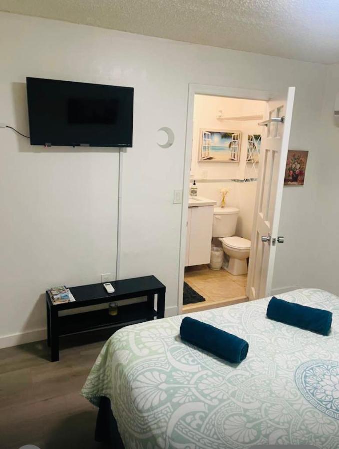 NEW PRIVATE STUDIO MAGIC CITY OF MIAMI, GATED PARKING - 2