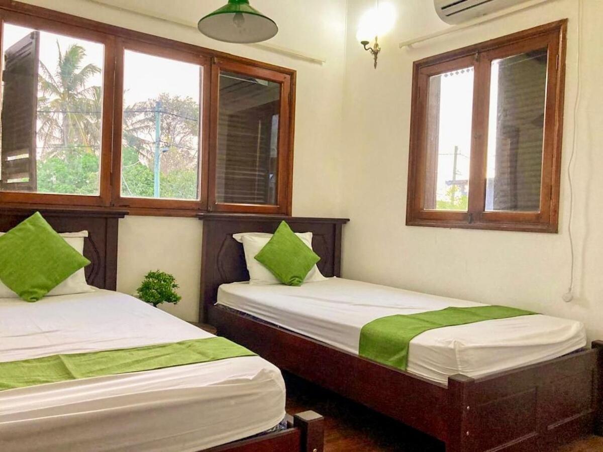 Spacious Seafront Villa - seaview & beach access - 2