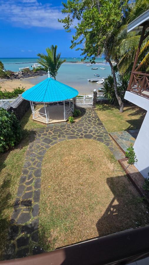 Spacious Seafront Villa - seaview & beach access - 3