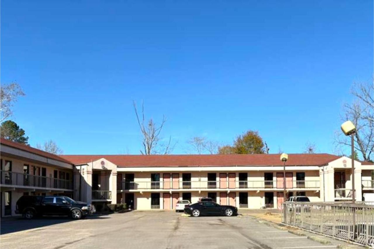 Economy Inn — photo 10