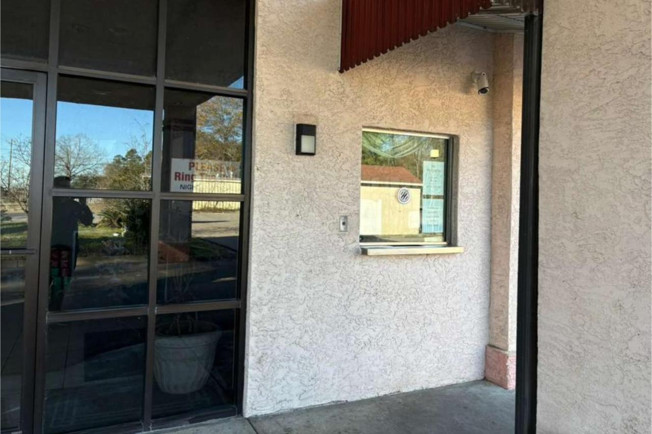 Economy Inn — photo 15