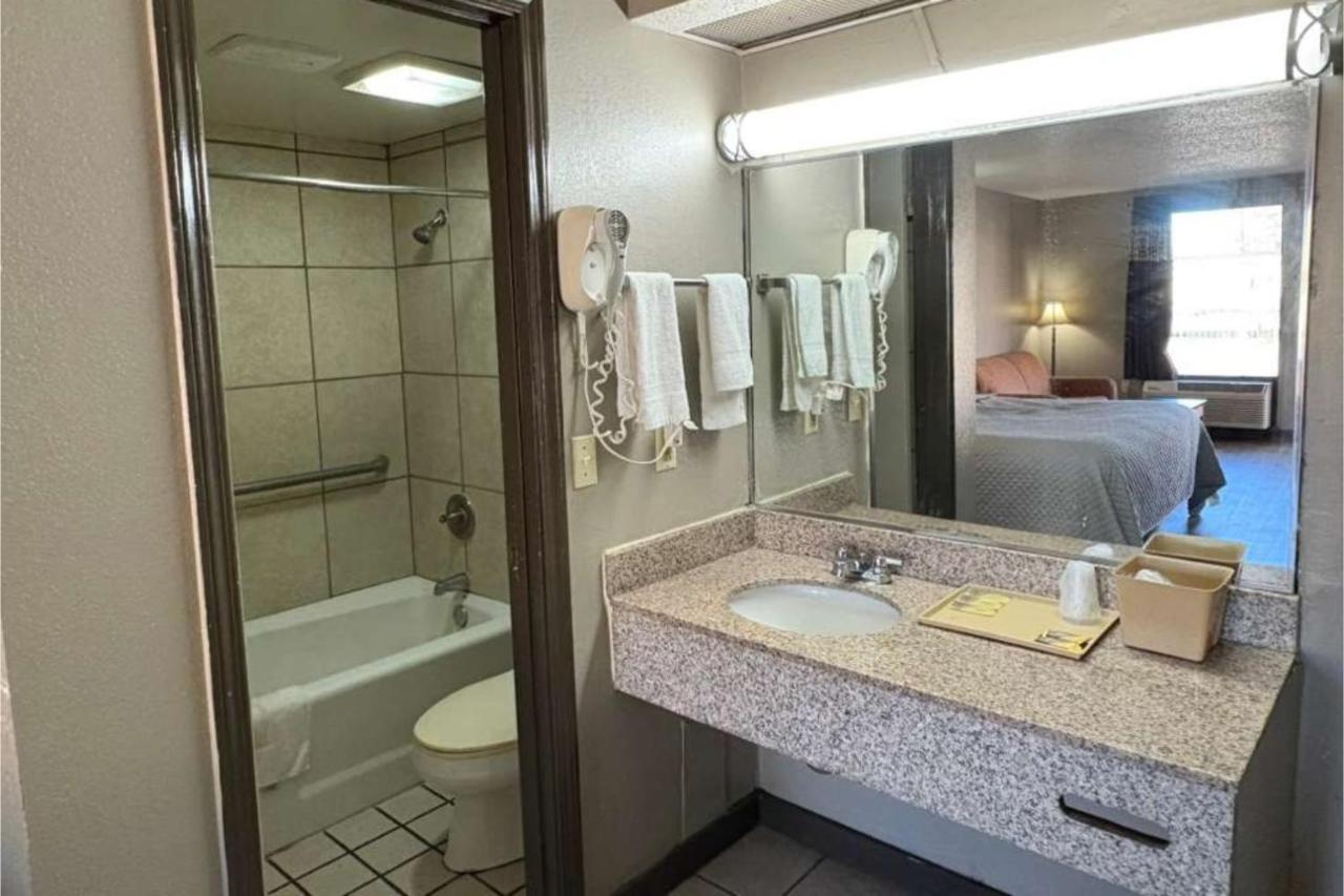 Economy Inn — photo 3