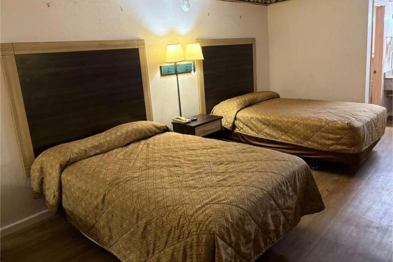 Economy Inn — photo 21