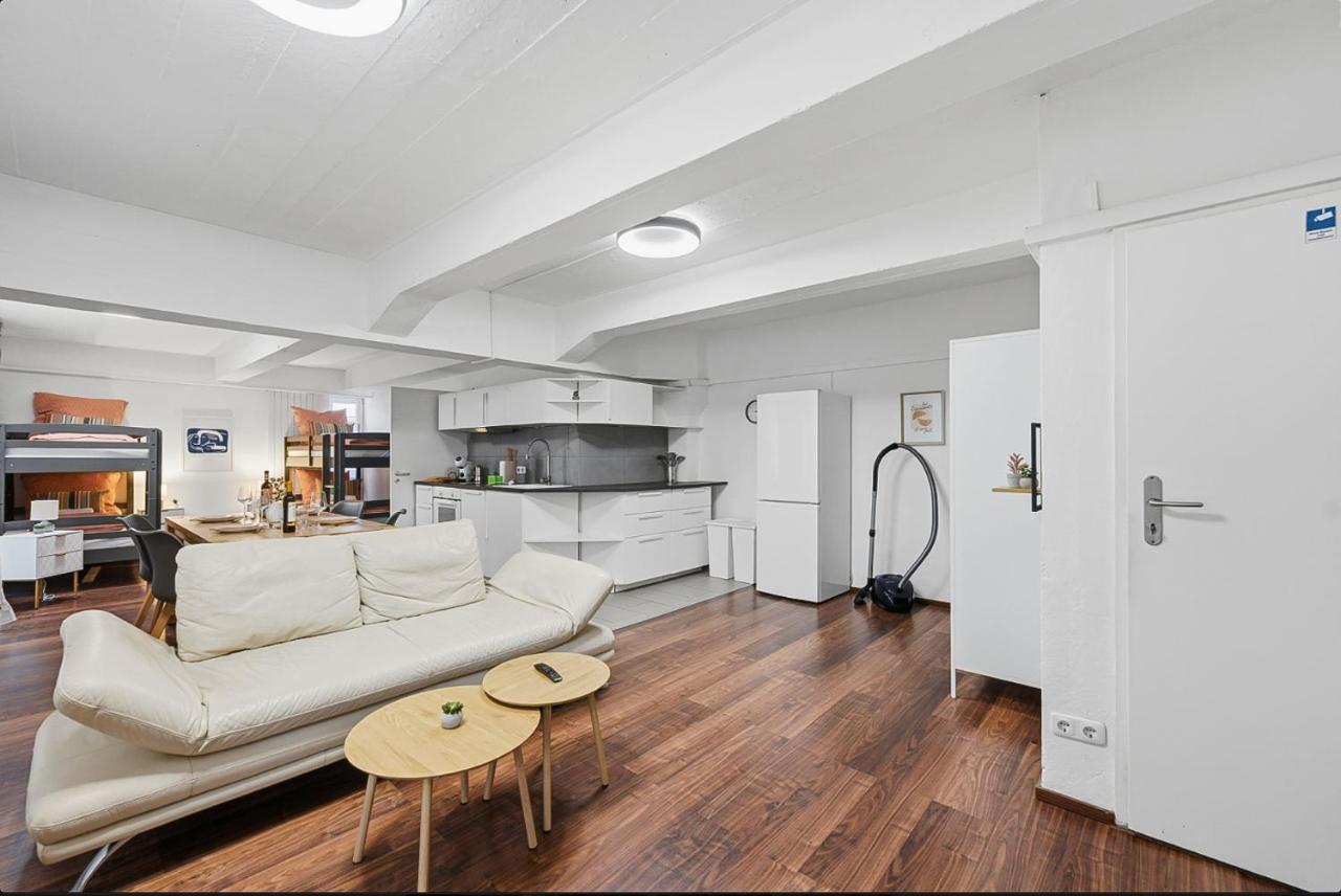 Yello Homes - Tiny Loft - 4 Personen - Flughafen