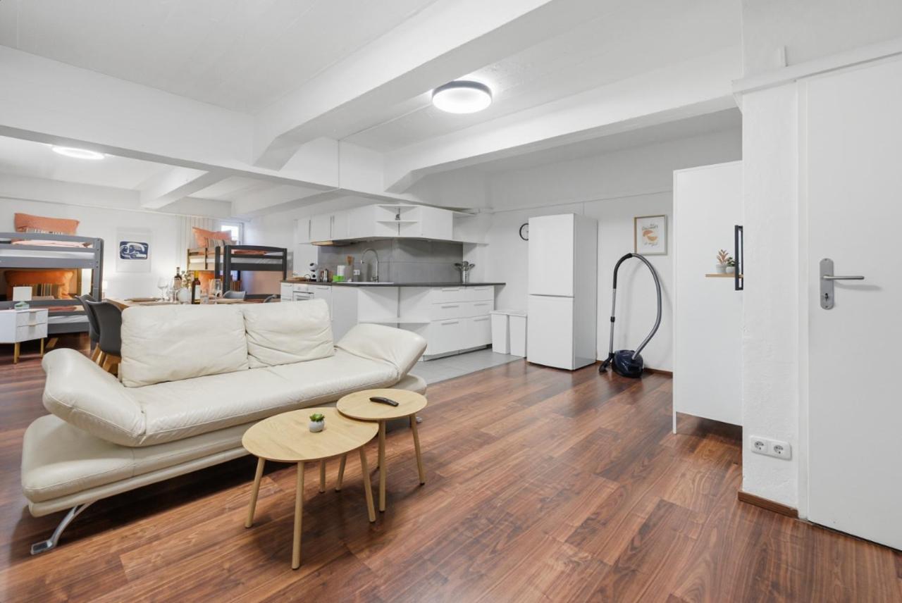 Yello Homes - Tiny Loft - 4 Personen - Flughafen