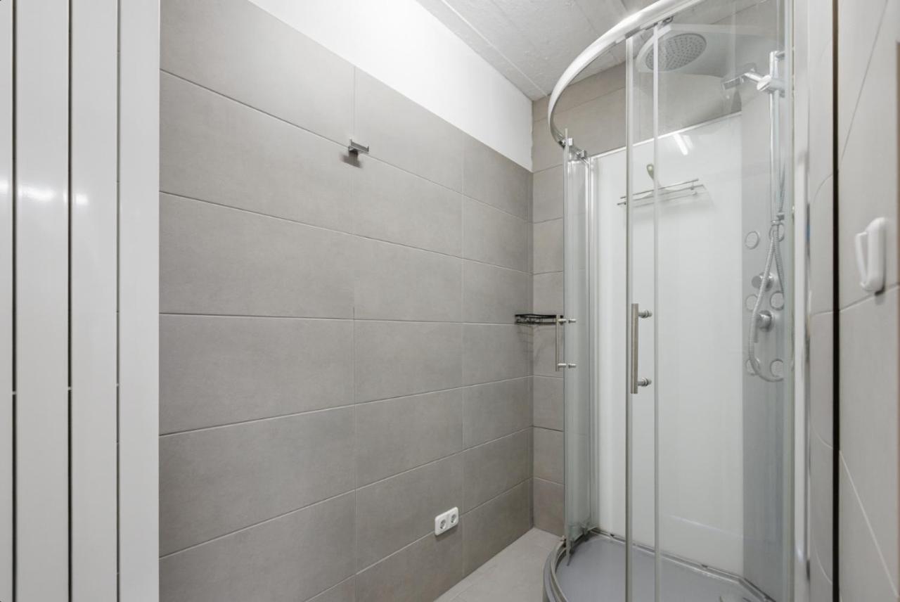 Yello Homes - Tiny Loft - 4 Personen - Flughafen