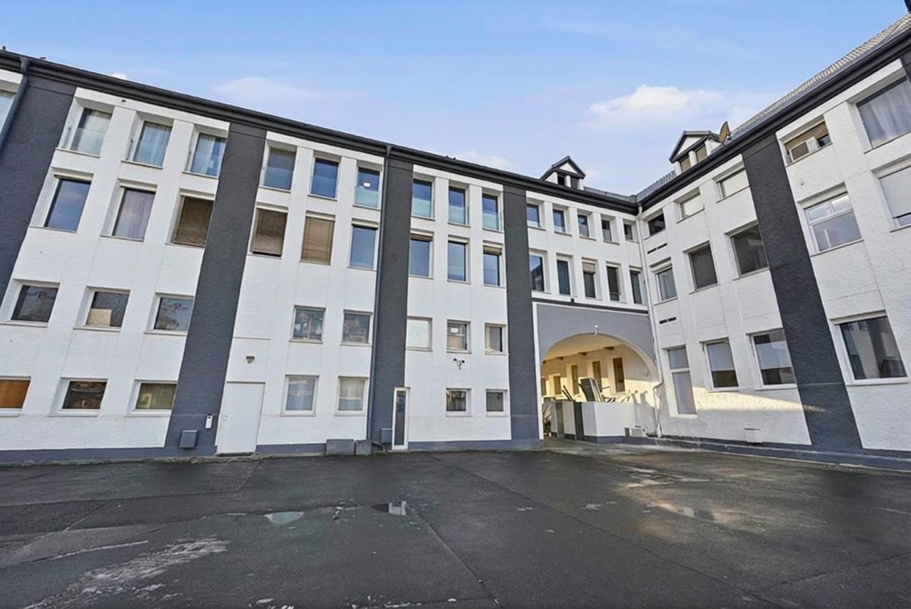 Yello Homes - Tiny Loft - 4 Personen - Flughafen