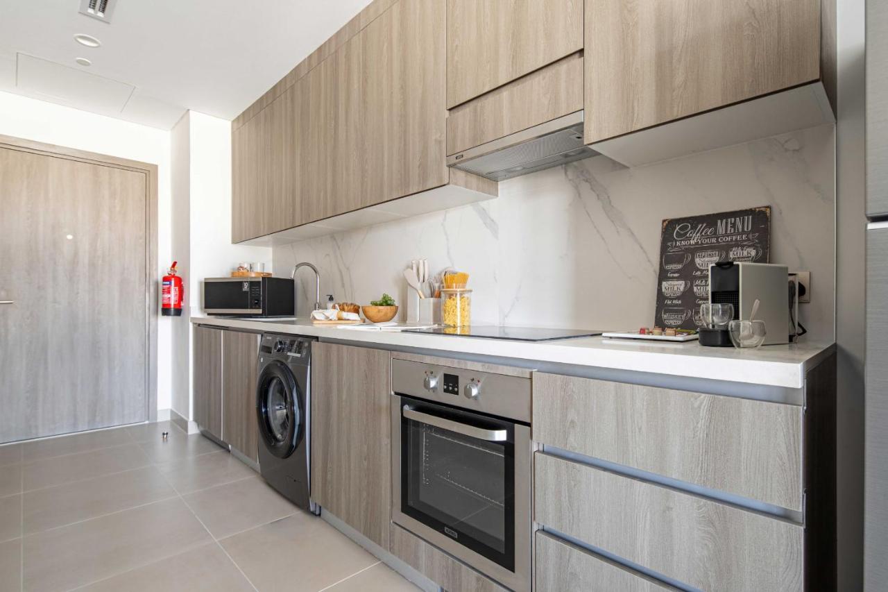 AUH499 - 217 Yas Golf - 4