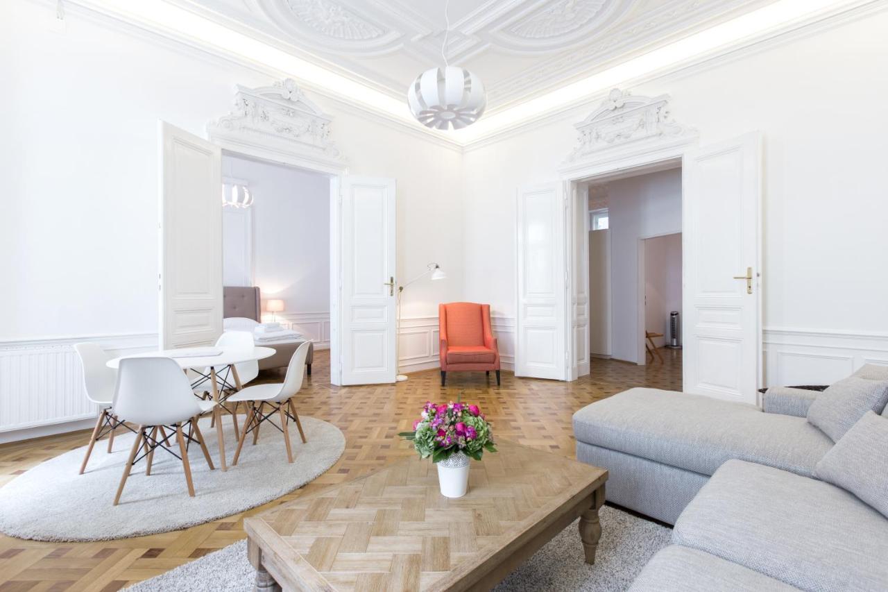 HeyMi Apartments in City Center — interior