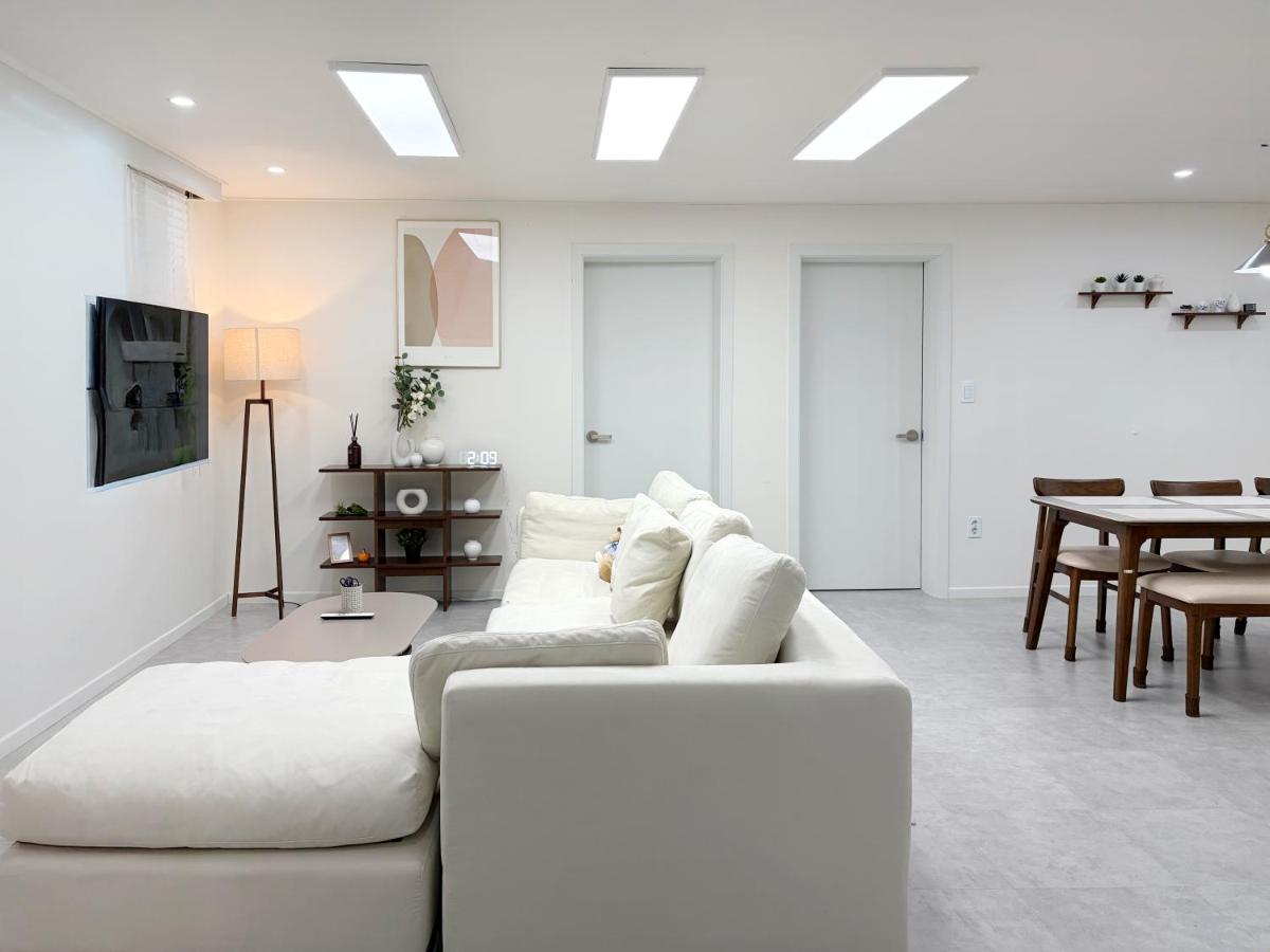 Large space Dongmyo Station, Dongdaemun, DDP, Gyeongbokgung Palace, Gwangjang Market, Airport Bus 8 minutes, 5 beds, 3 rooms - 5