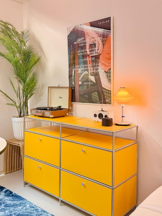 Hip Mangwon Stay in Seoul Hongdea Mangwon World Cup Market 1 minute walk Manglidanggil Local food Cafes - 2