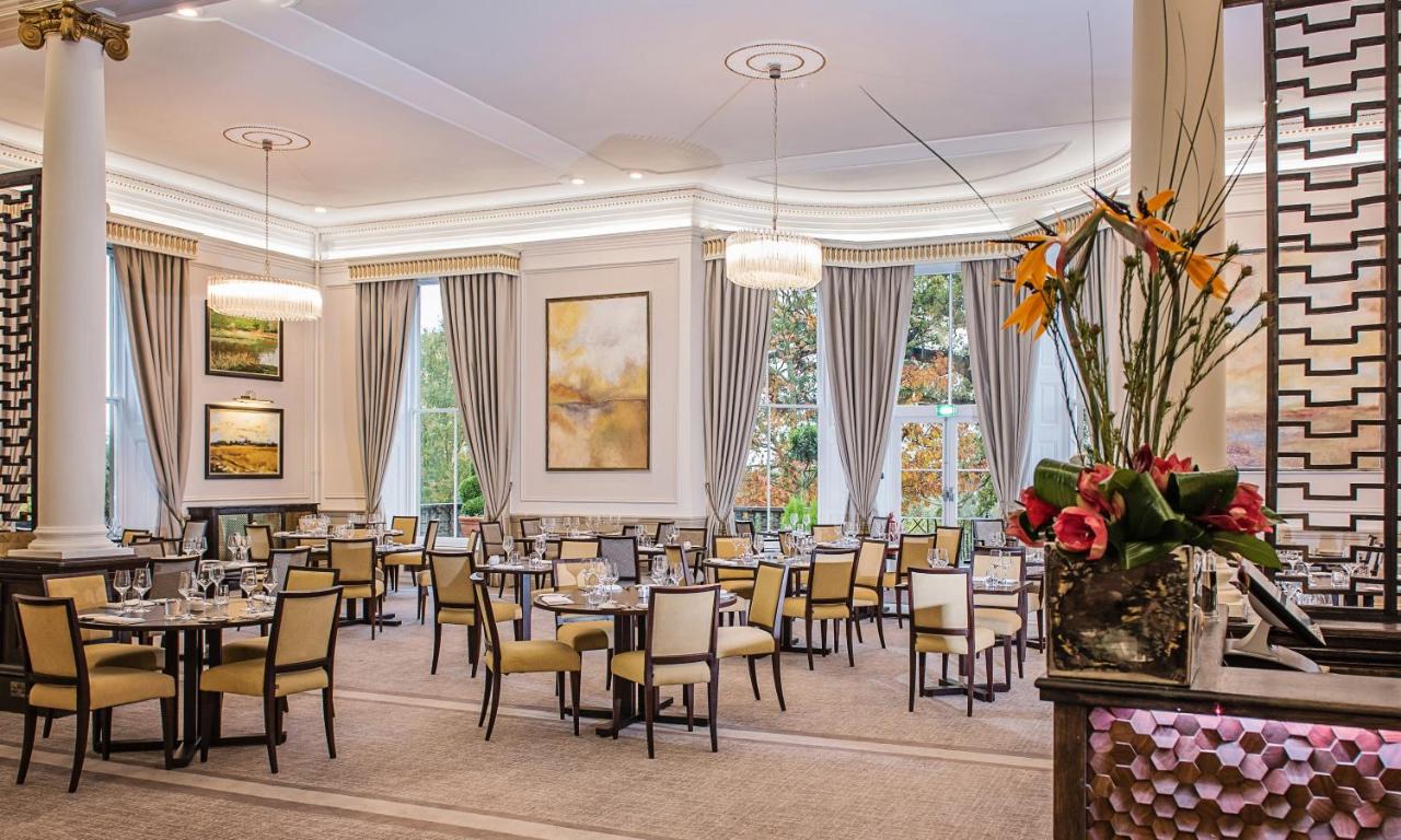 Oatlands Park Hotel photo