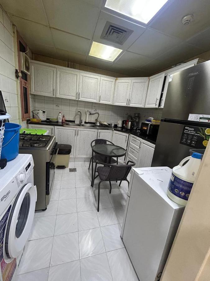 #001Regular Room in Abu Dhabi - 2