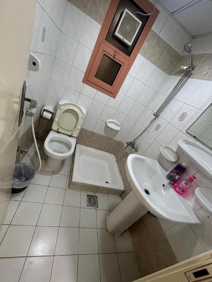 #001Regular Room in Abu Dhabi - 5