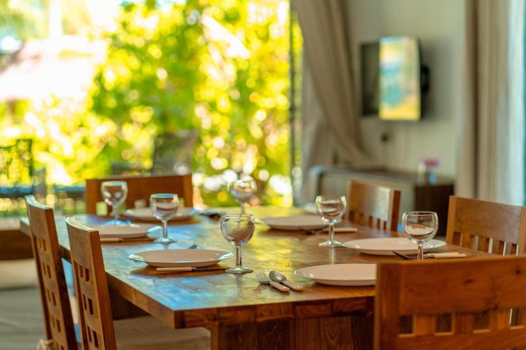 Immaculate Penthouse 2BR, Beach, and Pool - 4