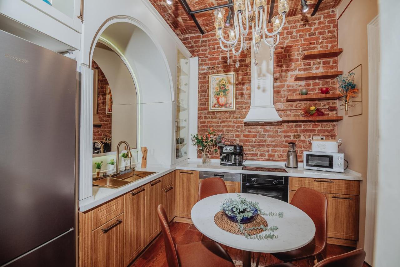 Allegory of Taksim - 4