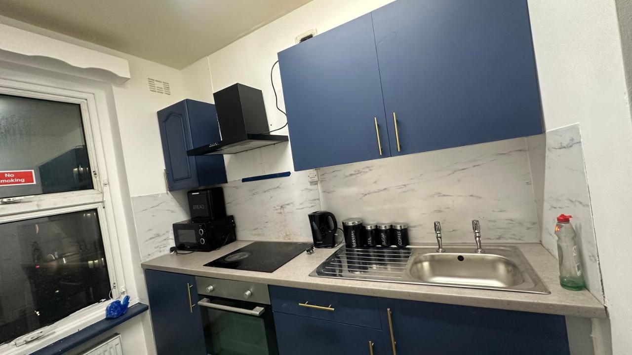 cosy double bedroom seconds near Eurostar - 5