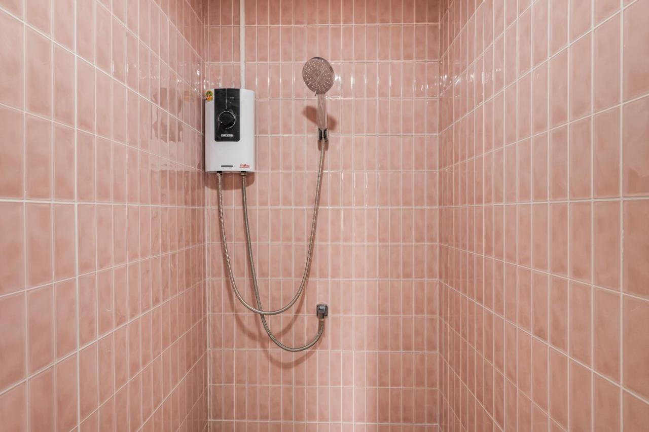 MIQ Ekkamai1 - 5BR house 65 inch TV - 2