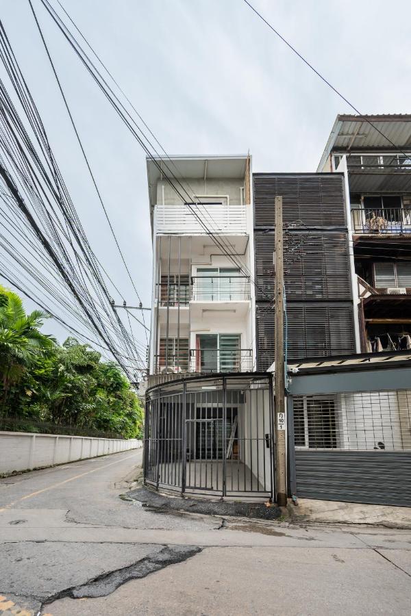 MIQ Ekkamai1 - 5BR house 65 inch TV - 3