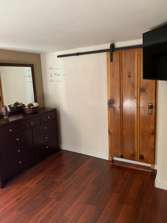 Home Away from Home MlNUTES! to Broadway & Stadium - 5