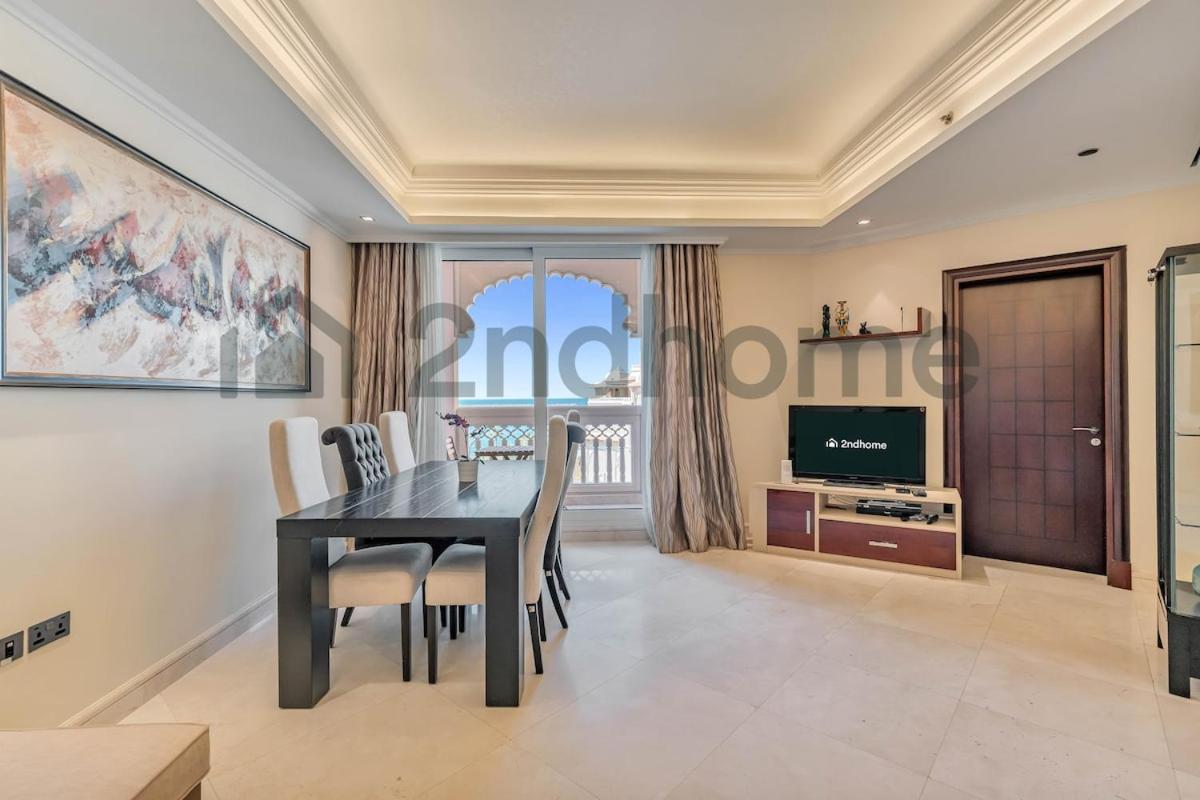 Beachfront Escape Sea-View Balcony Palm Jumeirah - 3