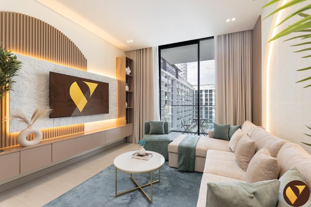 Vogue Vacation Homes, JVC Binghatti Phoenix near Circle Mall, One Bedroom Apartment with Balcony and Access to all Amenities - 2