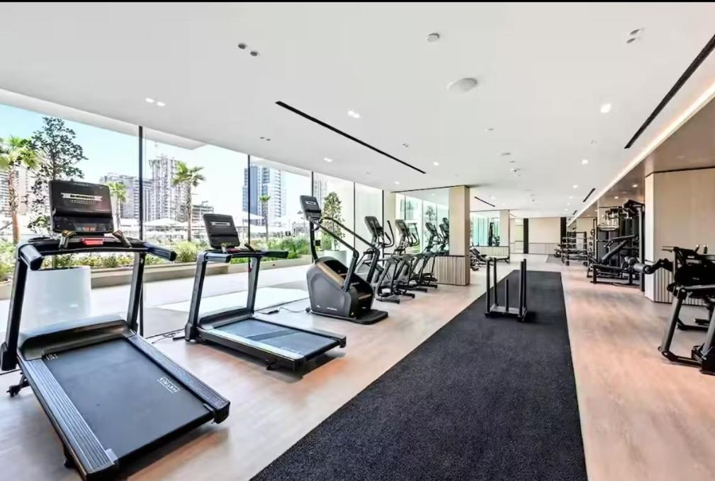 Vogue Vacation Homes, JVC Binghatti Phoenix near Circle Mall, One Bedroom Apartment with Balcony and Access to all Amenities - 5