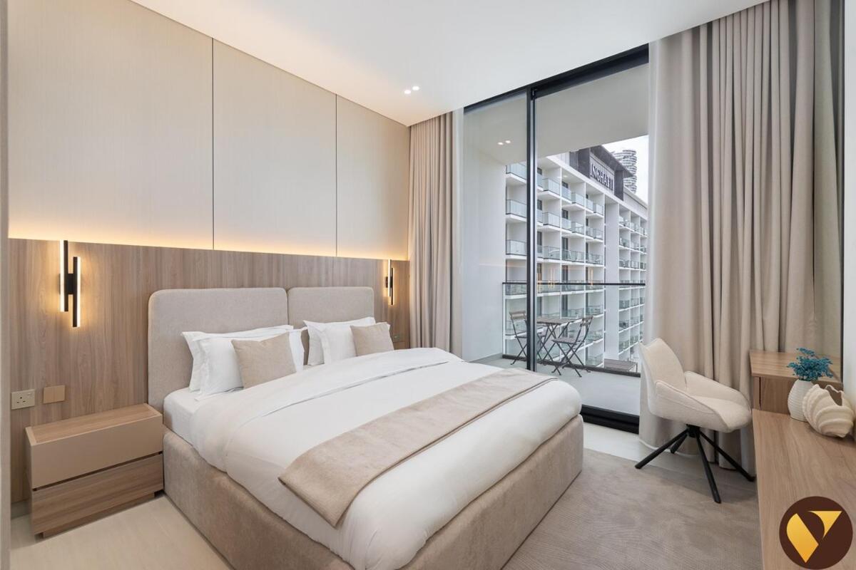 Vogue Vacation Homes, JVC Binghatti Phoenix near Circle Mall, One Bedroom Apartment with Balcony and Access to all Amenities - 4