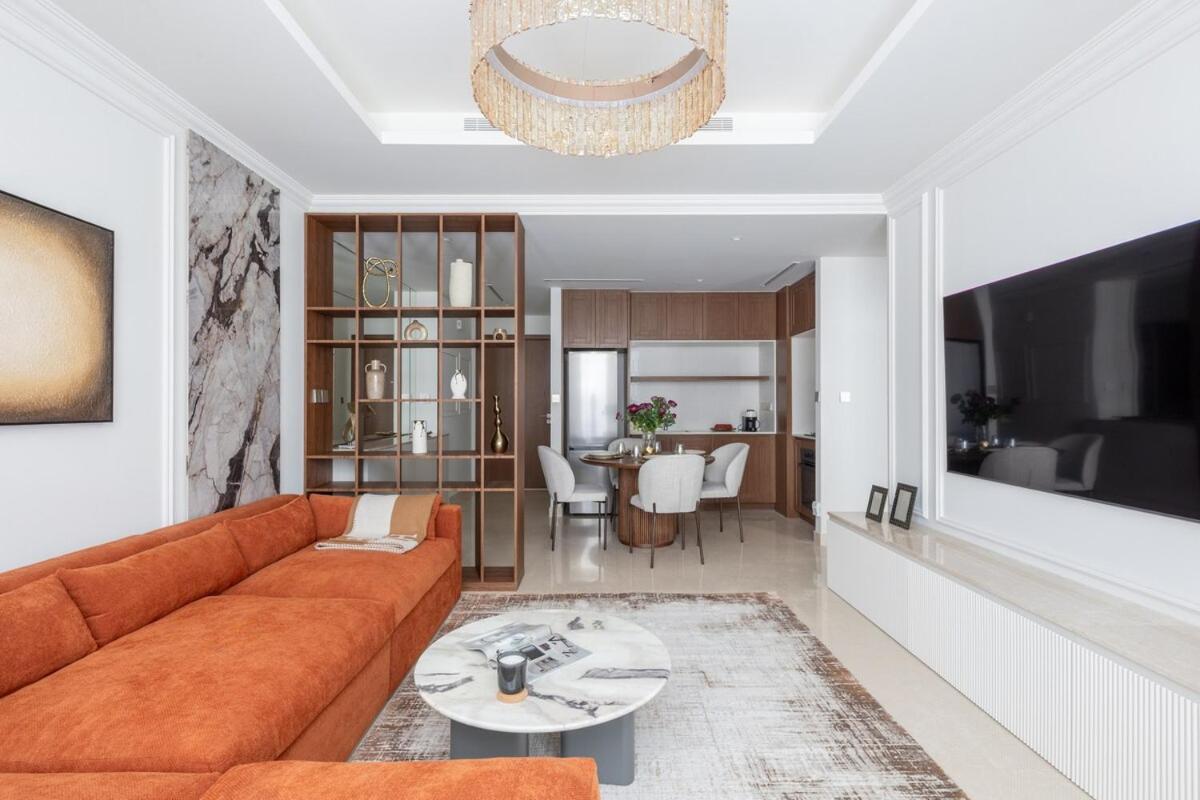 Luxury & Modern Unit in Emaar Beachfront - 4