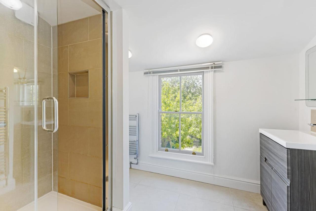 Stunning 2Bed Central Home - 3