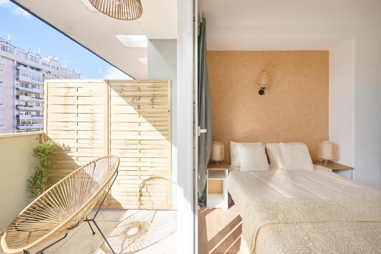 Sunny room with private balcony - 5