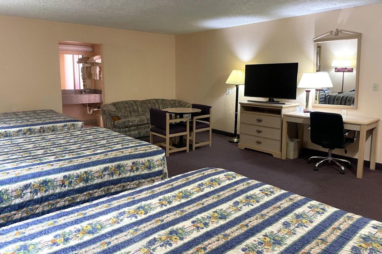 Raymond Motor Inn — photo 7