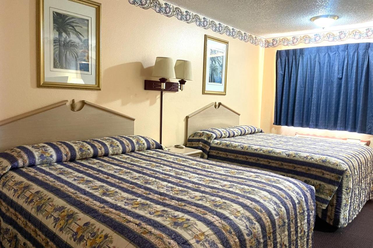 Raymond Motor Inn — photo 13